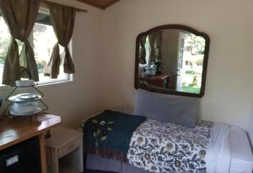 ホテル Aloha Crater Lodge