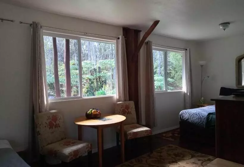 ホテル Aloha Crater Lodge