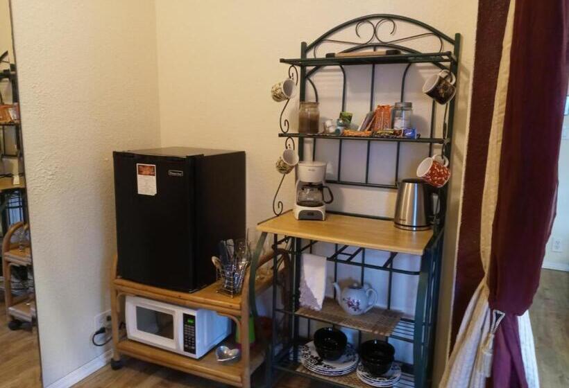 ホテル Aloha Crater Lodge