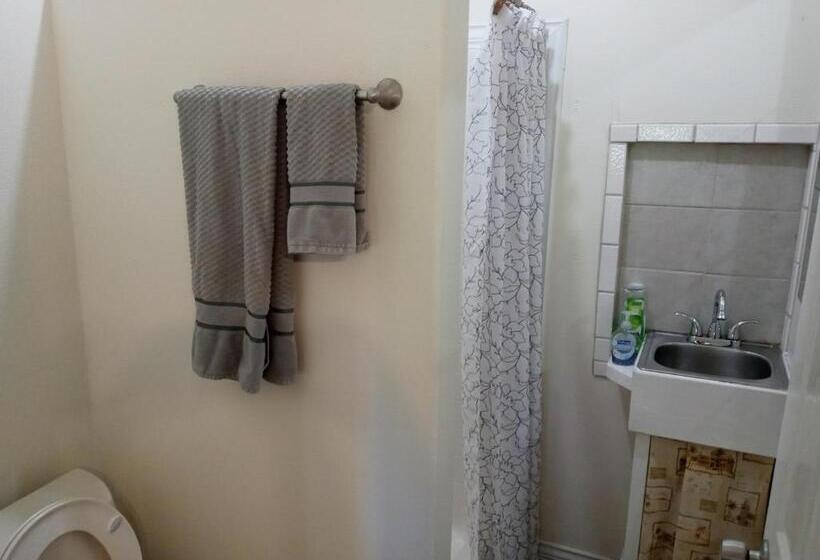 ホテル Aloha Crater Lodge