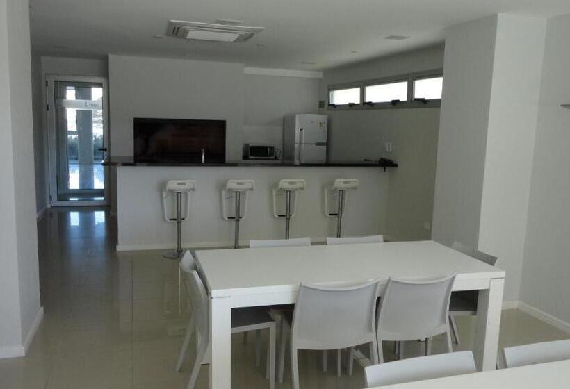 Hotel Arenas Del Mar