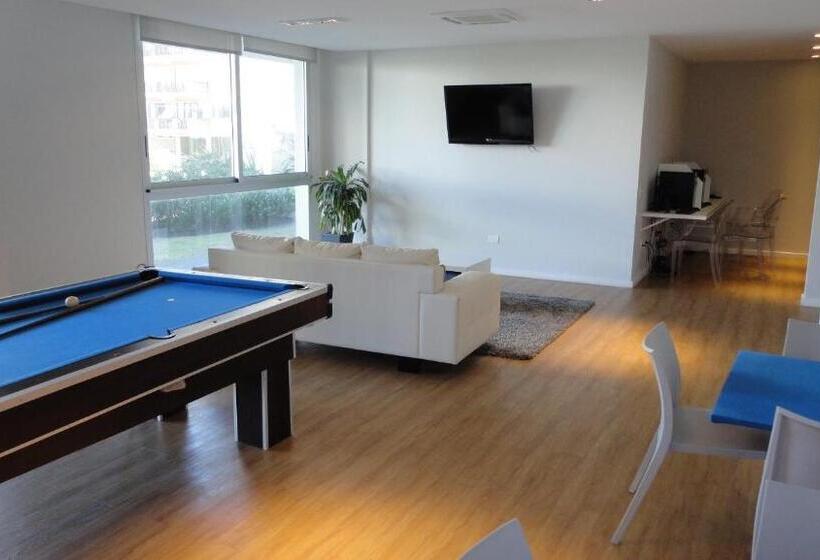 Hotel Arenas Del Mar