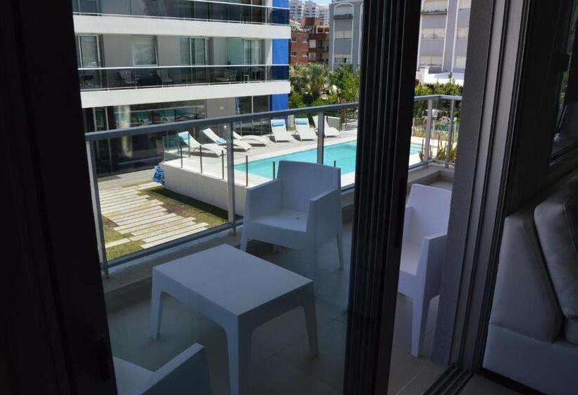 Hotel Arenas Del Mar