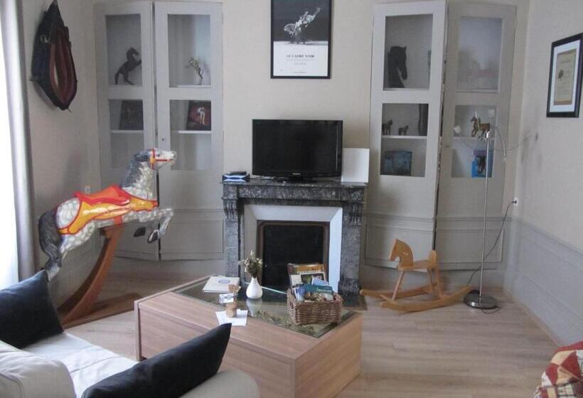 هتل Chambre D'hôtes Les Epicuriens