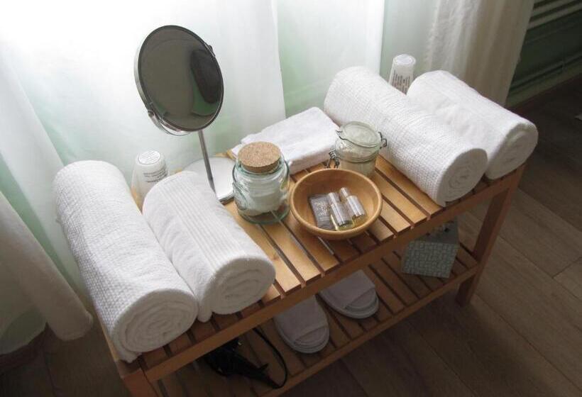 هتل Chambre D'hôtes Les Epicuriens