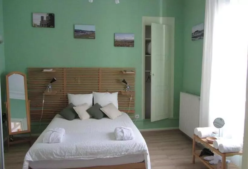 هتل Chambre D'hôtes Les Epicuriens