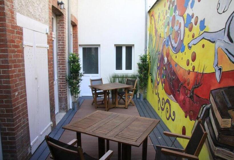 هتل Chambre D'hôtes Les Epicuriens