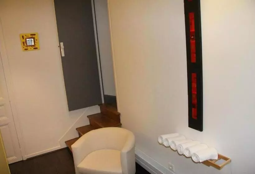هتل Chambre D'hôtes Les Epicuriens