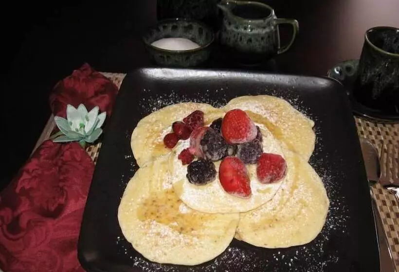 هتل Driftwood Heights Bed & Breakfast