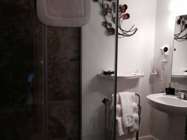 Hotel Driftwood Heights Bed & Breakfast