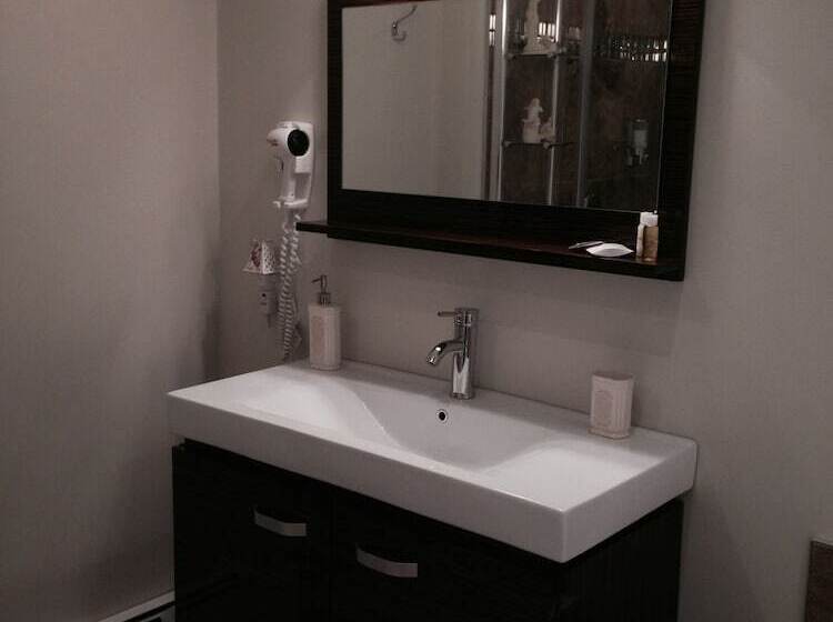 Hotel Driftwood Heights Bed & Breakfast