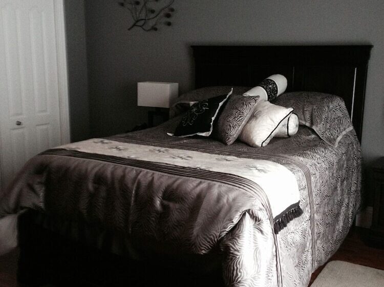 Hotel Driftwood Heights Bed & Breakfast