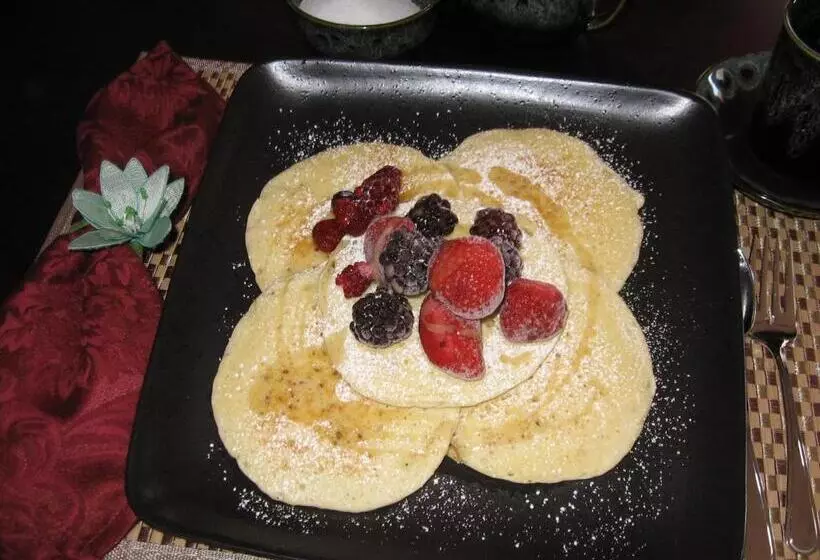 هتل Driftwood Heights Bed & Breakfast