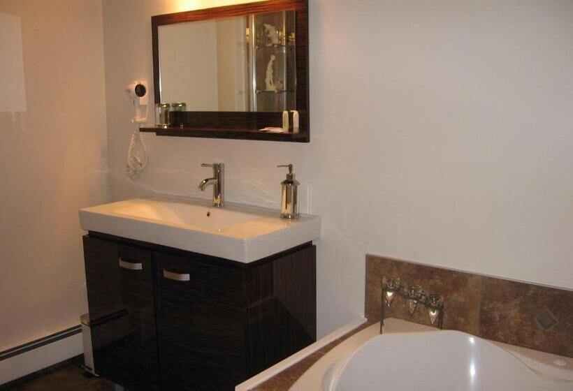 Hotel Driftwood Heights Bed & Breakfast