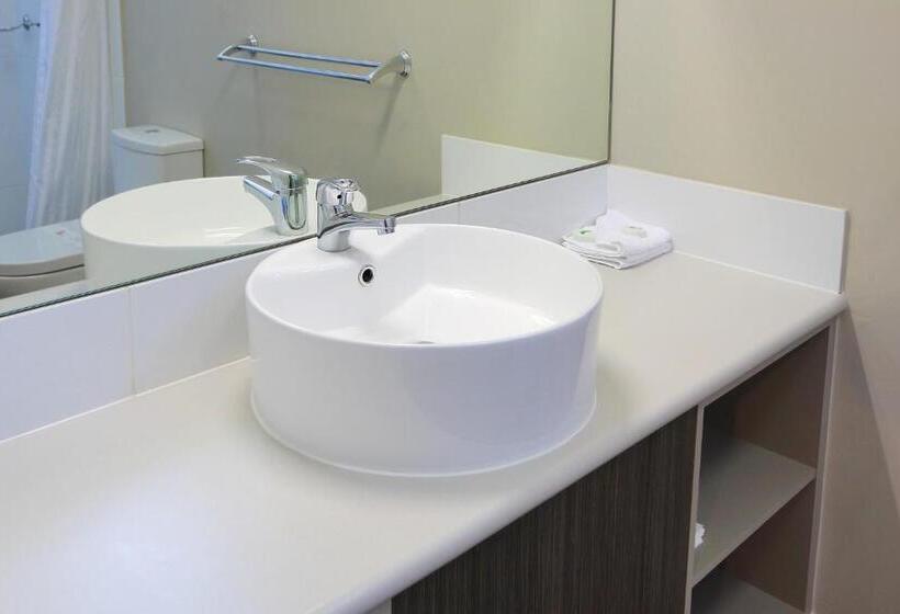 فندق Everton Park