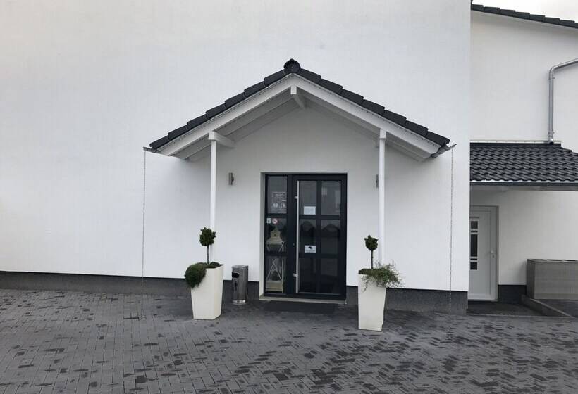 هتل Gambrinus Dutenhofen