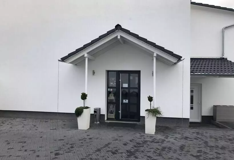 هتل Gambrinus Dutenhofen