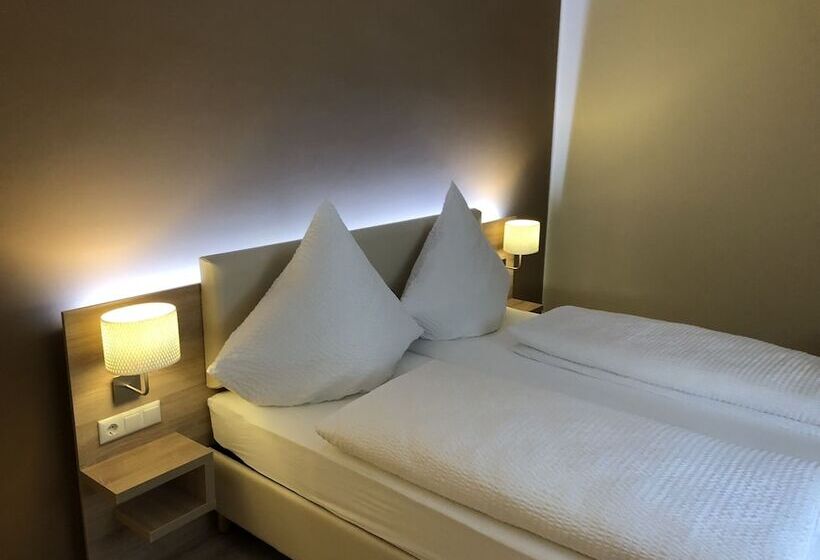 هتل Gambrinus Dutenhofen