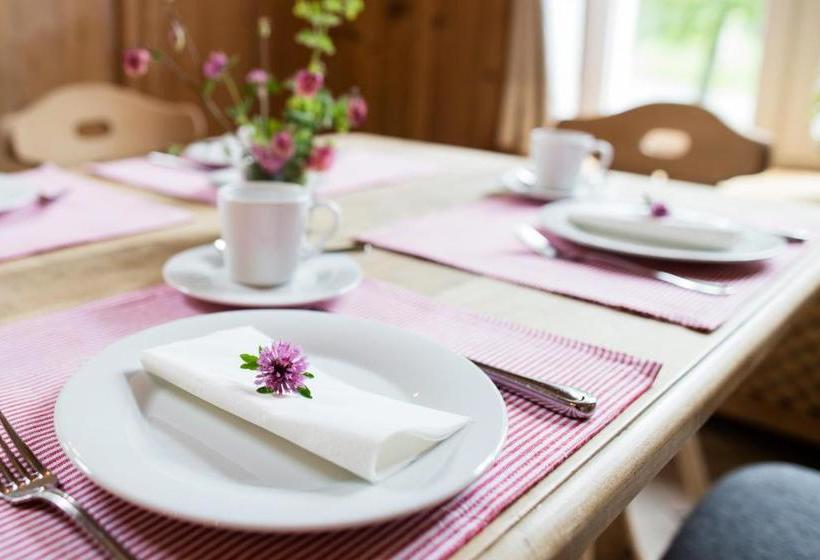 Отель Gasthof Lindenbuck