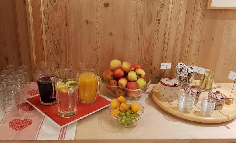 Отель Gasthof Lindenbuck