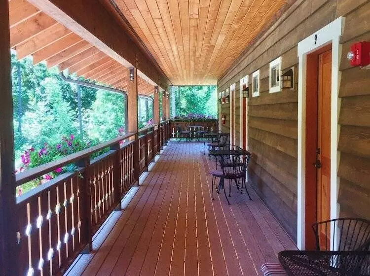 ホテル Glacier Guides Lodge