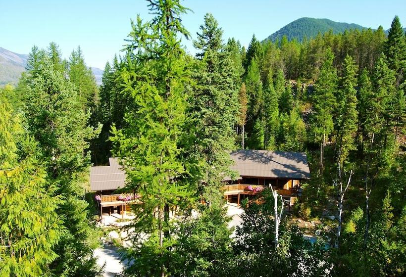 בית מלון כפרי Glacier Guides Lodge