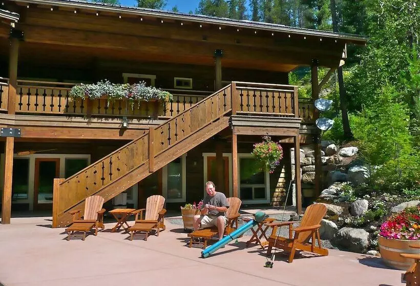 ホテル Glacier Guides Lodge