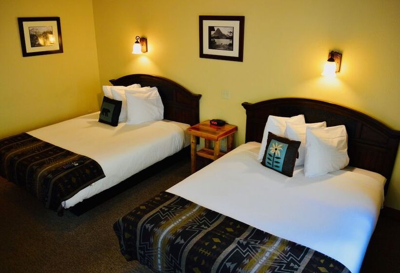 בית מלון כפרי Glacier Guides Lodge