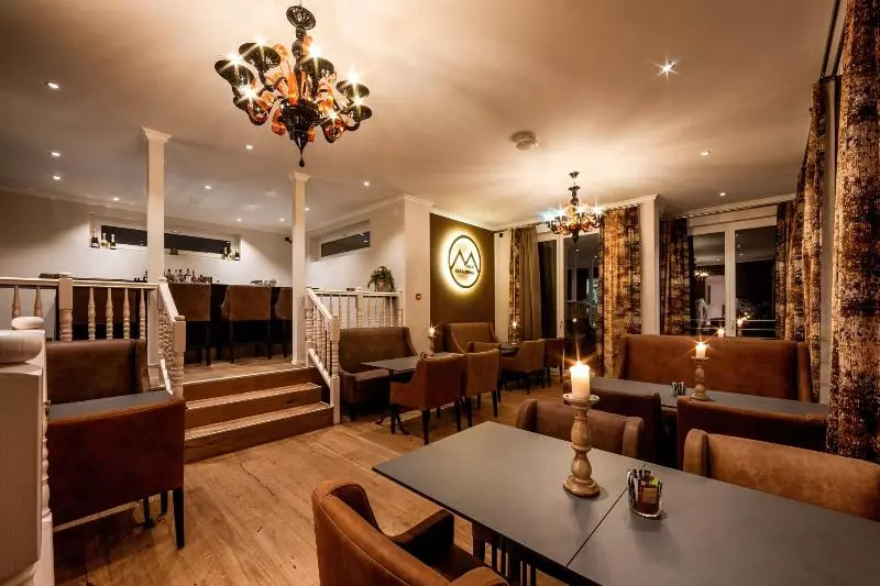 Home Hotel Arosa