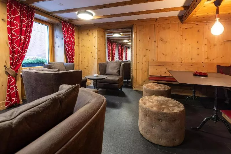 Home Hotel Arosa