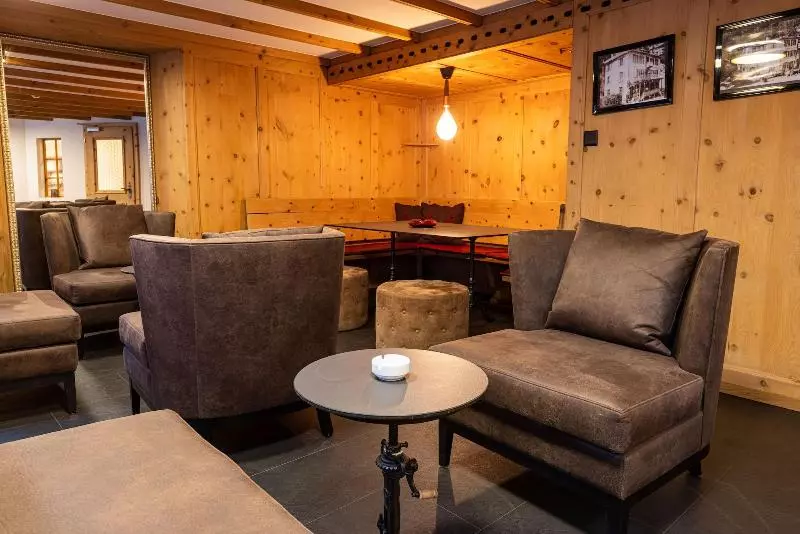 Home Hotel Arosa