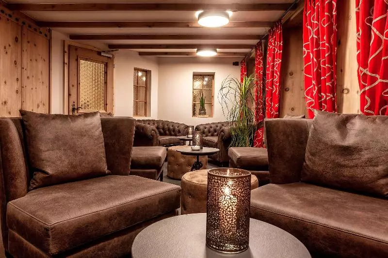 Home Hotel Arosa