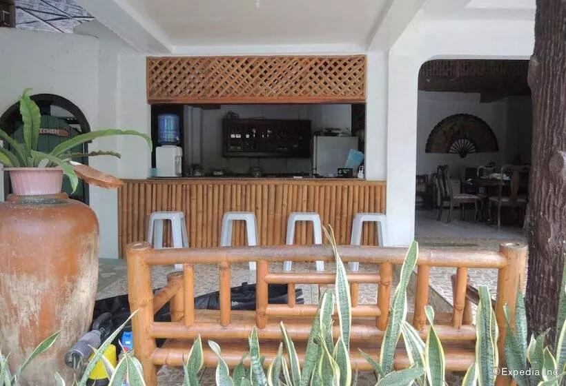Hotelli New Ocean Terrace Beach Resort
