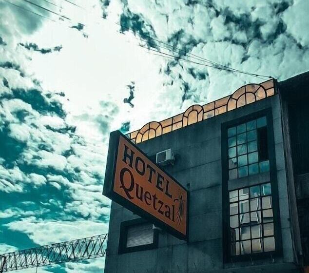 هتل Quetzal