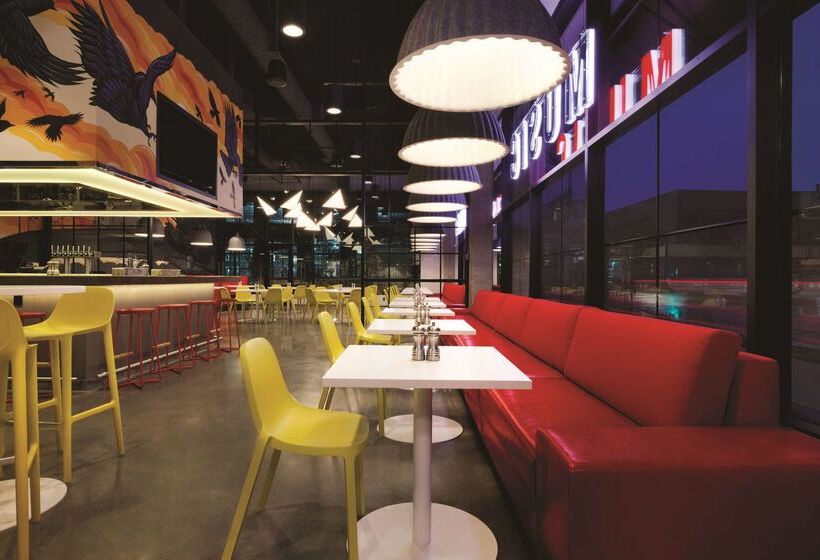 호텔 Radisson Red Minneapolis Downtown