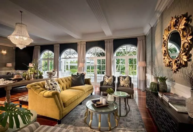 هتل The Manor House At Fancourt