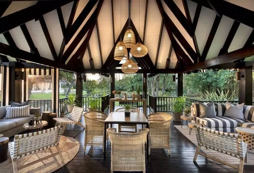 هتل The Manor House At Fancourt