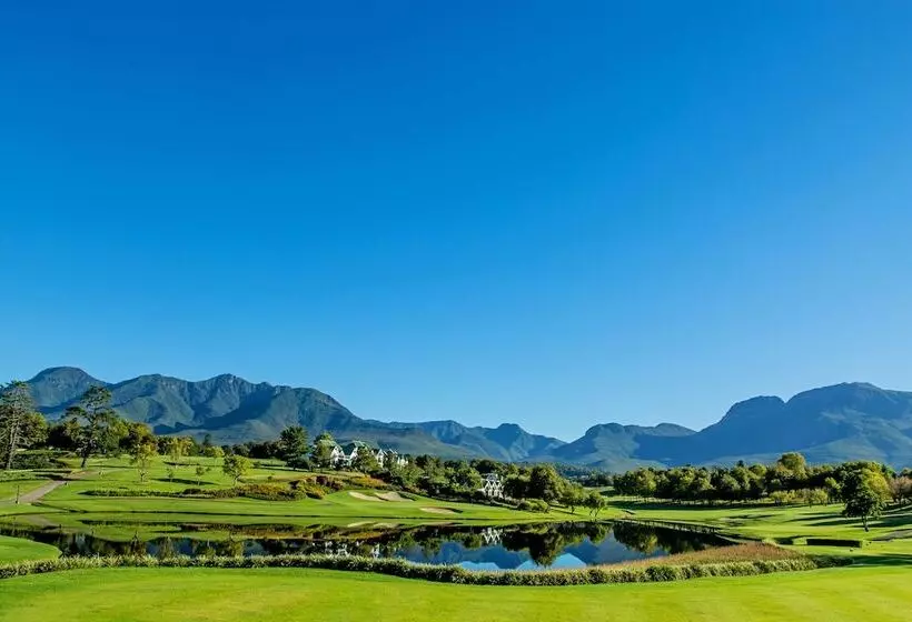 هتل The Manor House At Fancourt