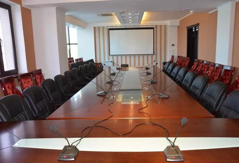هتل Zhibek Zholy