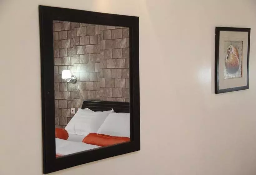 Room In Lodge - Prenox Hotel And Suites
