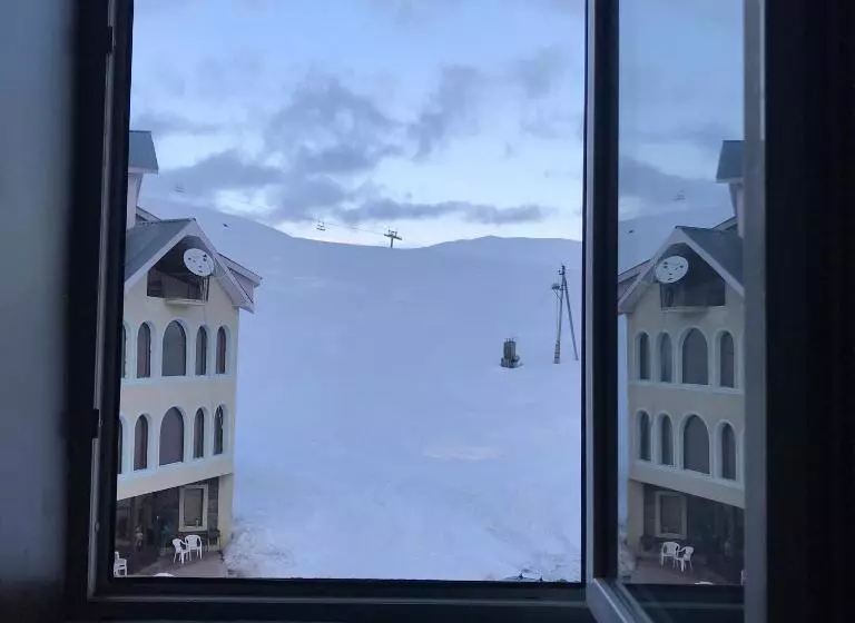 White Shino Hostel