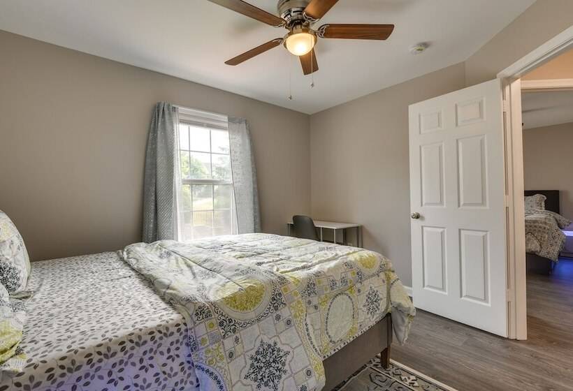 Baltimore Home W/ Deck, 9 Mi To Downtown!