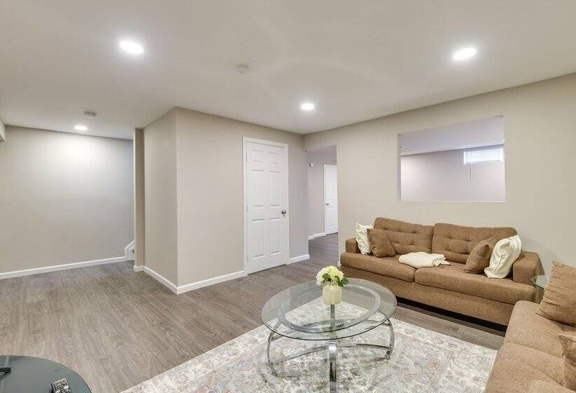 Baltimore Home W/ Deck, 9 Mi To Downtown!