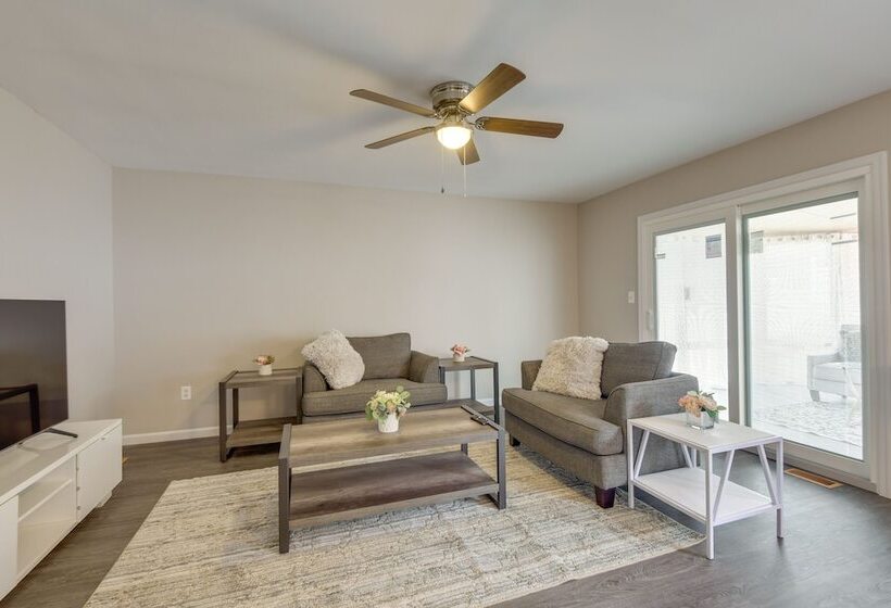 Baltimore Home W/ Deck, 9 Mi To Downtown!