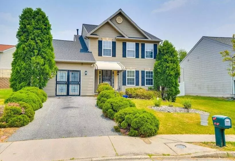 Baltimore Home W/ Deck, 9 Mi To Downtown!