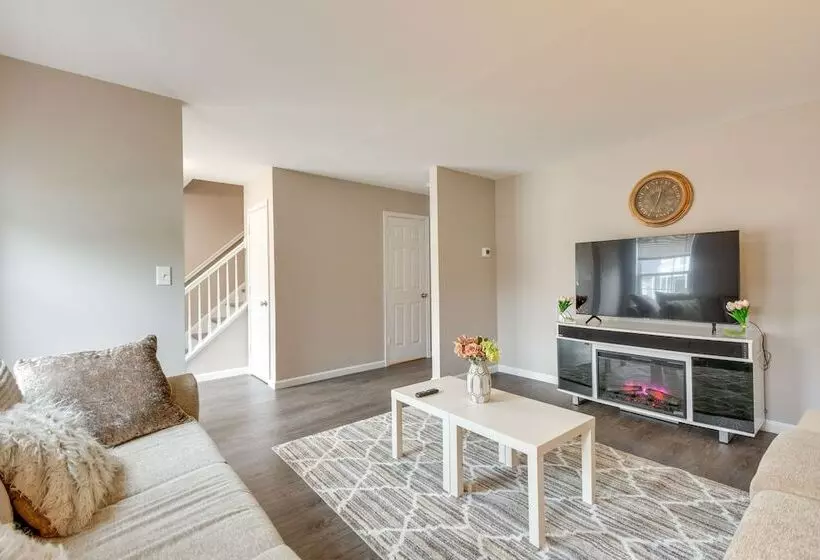 Baltimore Home W/ Deck, 9 Mi To Downtown!