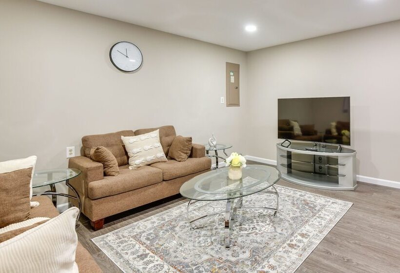 Baltimore Home W/ Deck, 9 Mi To Downtown!