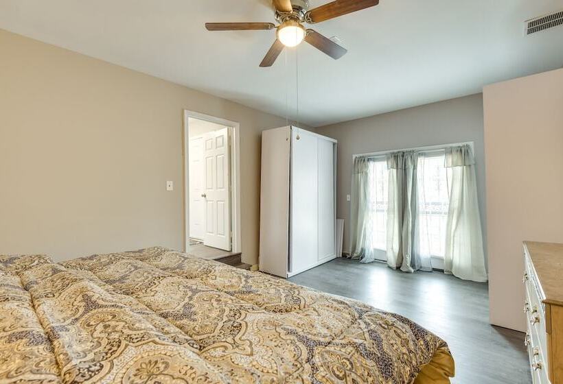 Baltimore Home W/ Deck, 9 Mi To Downtown!