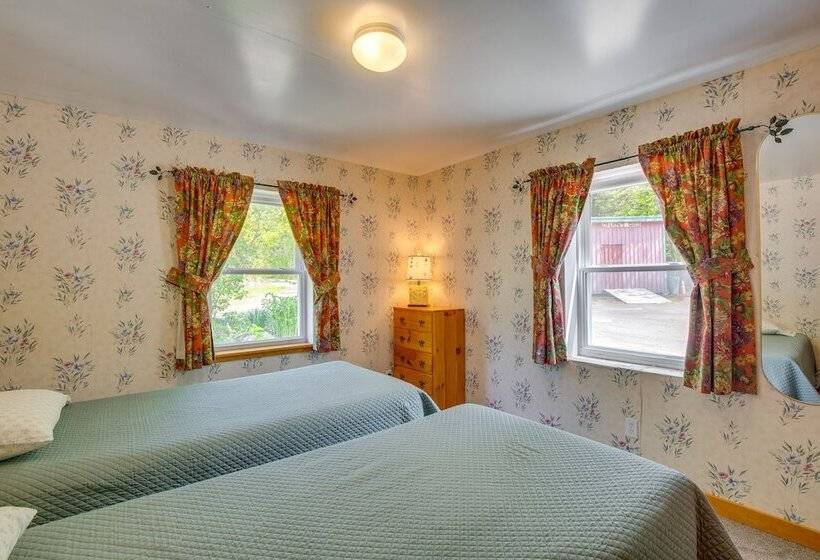 Lakeview Maine Retreat W/ Fire Pit, Grill & Canoe