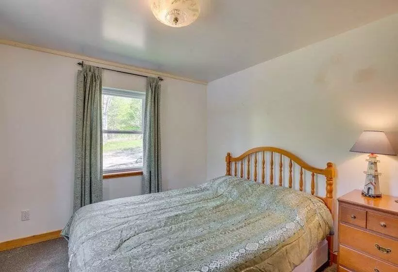 Lakeview Maine Retreat W/ Fire Pit, Grill & Canoe
